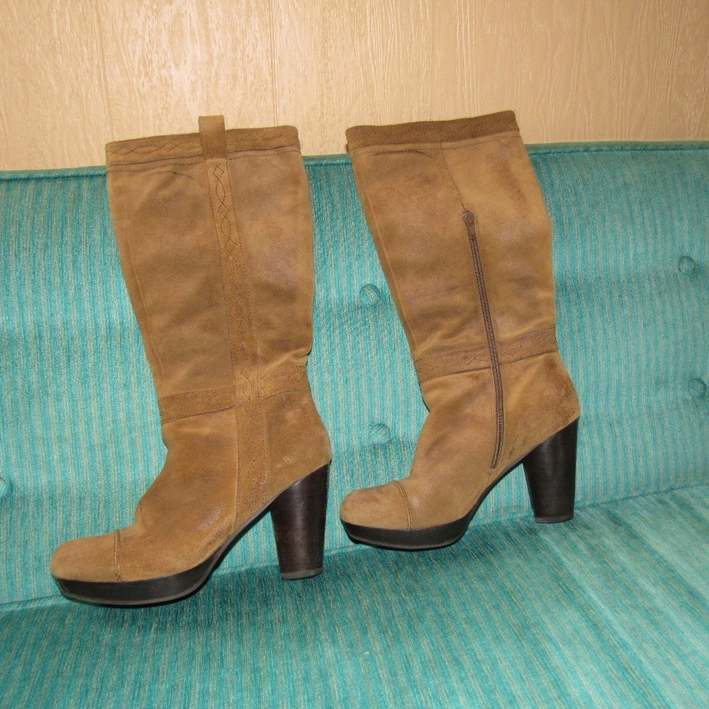 Biviel Suede Platform Boots